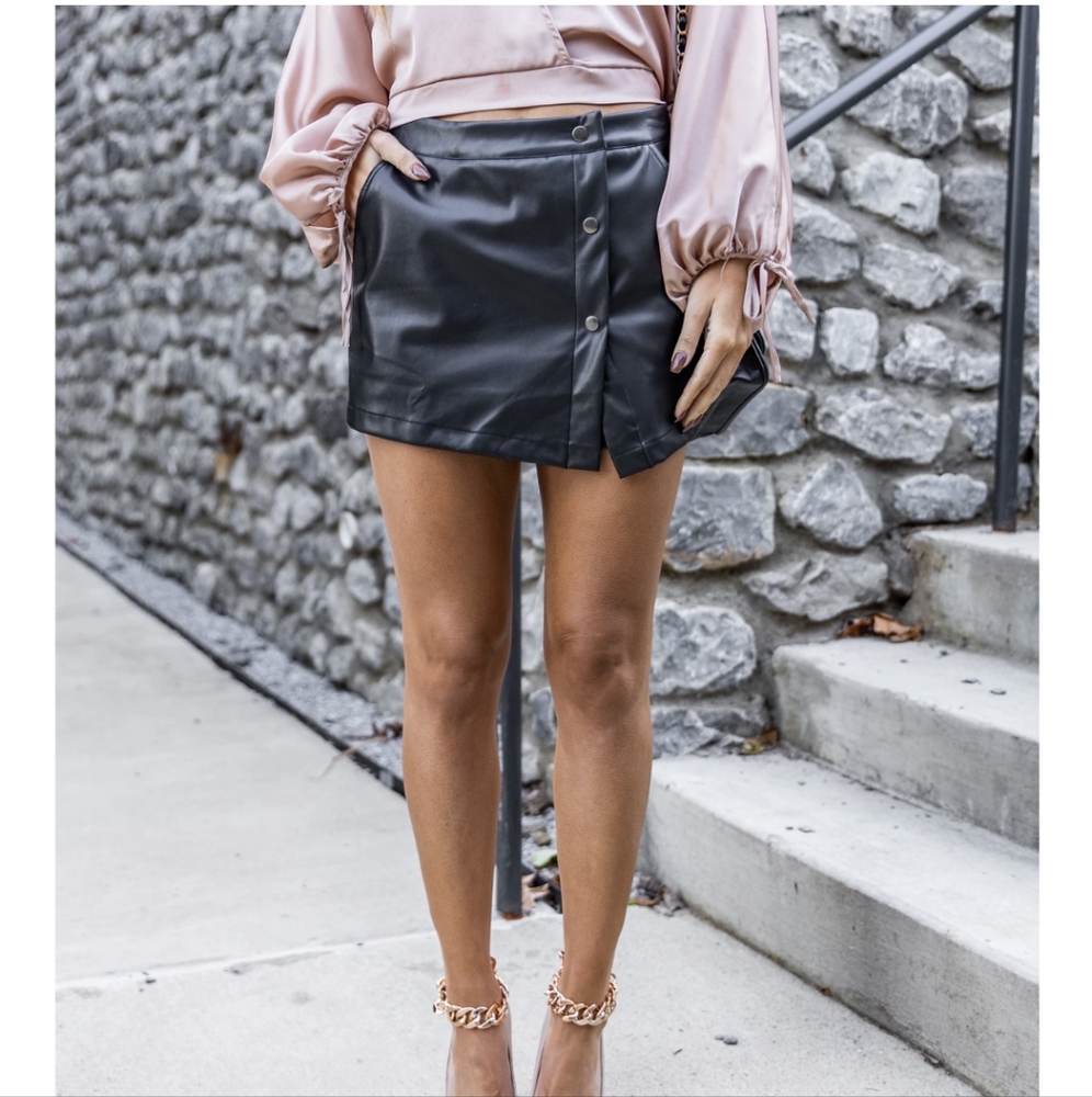 Eleven Oaks button down pleather skort